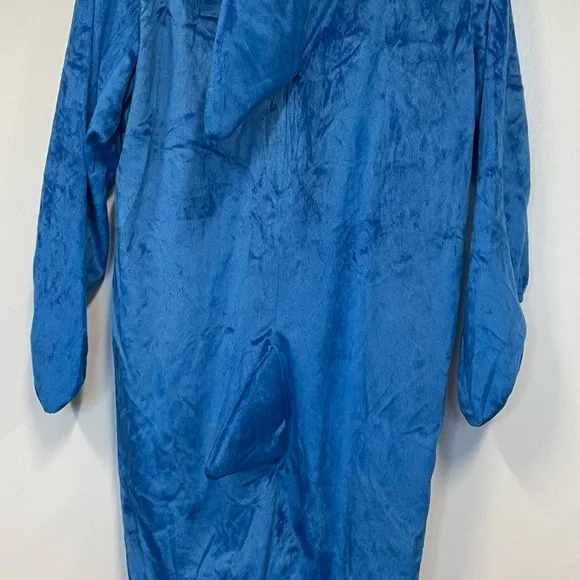 New shark costume by spirit Halloween. Group or sibling costume.